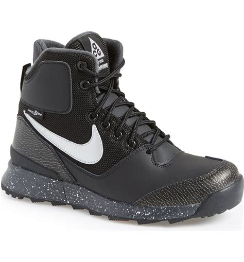 Nike sneaker boots